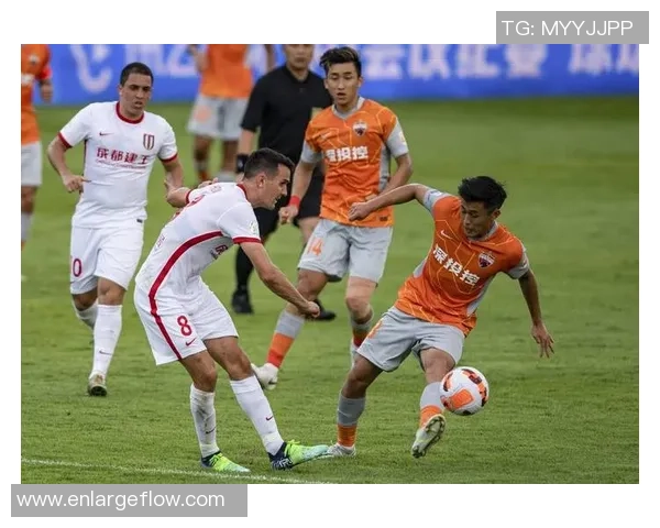 赛后分析：成都足球队与深圳足球队的团队协作表现及启示