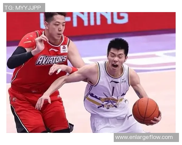 赛后分析:广州篮球队与上海篮球队的耐力较量与战术对决 赛后分析:广州篮球队与上海篮球队的耐力较量与战术对决