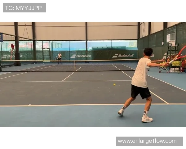 赛后分析:上海网球队与西安网球队技术对抗的精彩瞬间与战术解析 赛后分析:上海网球队与西安网球队技术对抗的精彩瞬间与战术解析