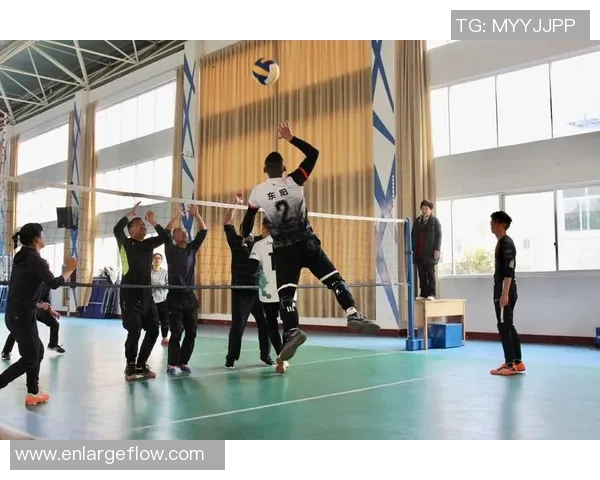 小小身材大大梦想姓小的足球明星如何在绿茵场上闪耀光芒 小小身材大大梦想姓小的足球明星如何在绿茵场上闪耀光芒